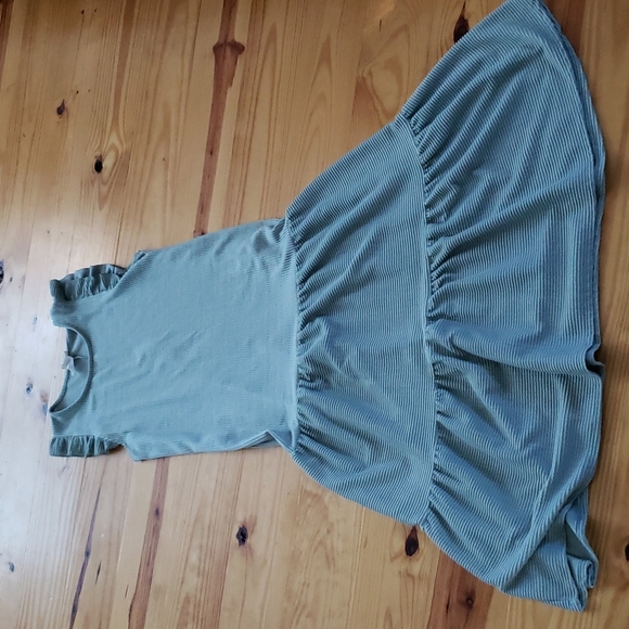 Bundle of Dresses - Picture 8 of 9